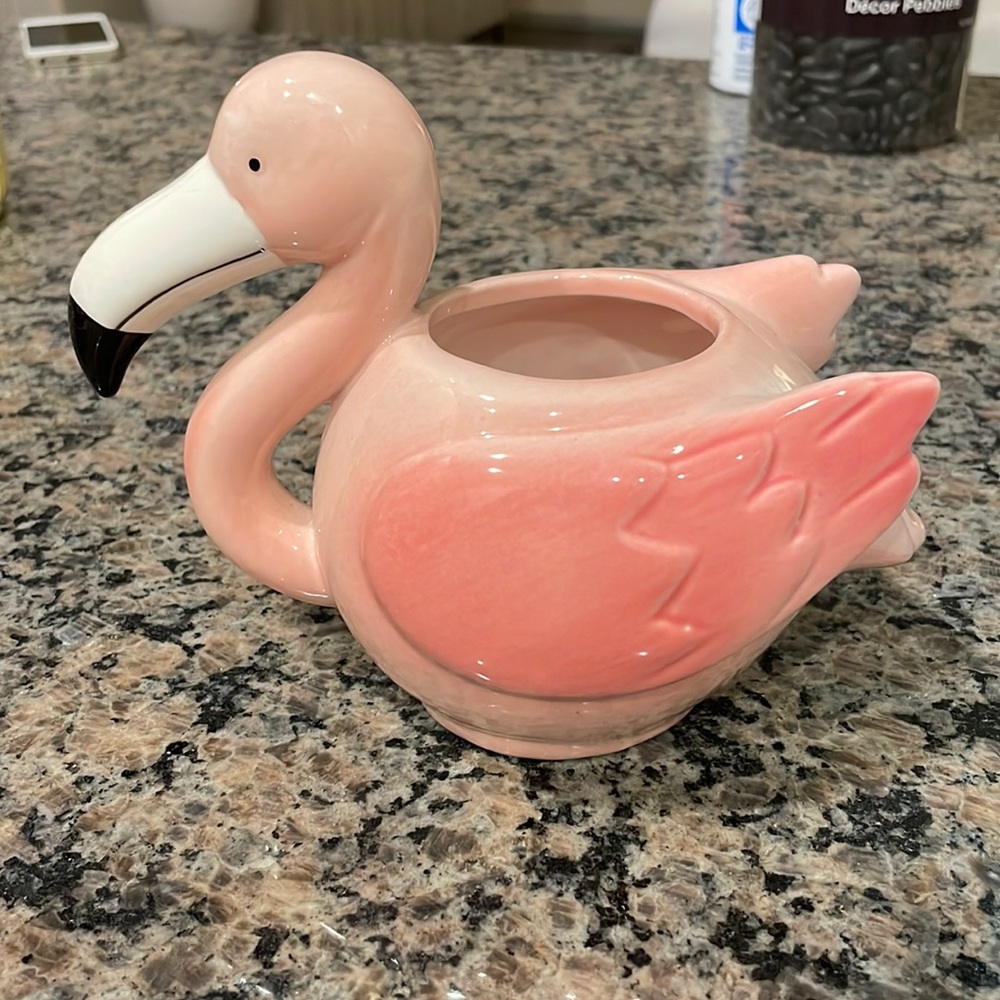 Flamingo Planter with Drainage Hole
